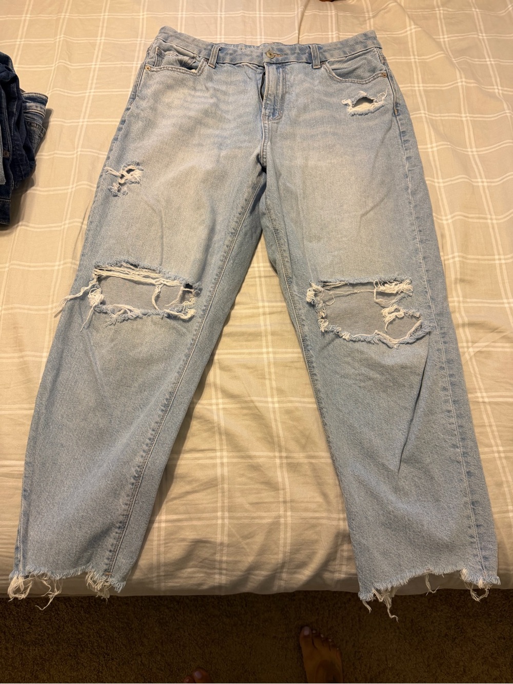 American Eagle Outfitters Light Blue Distressed Straight-Leg Jeans